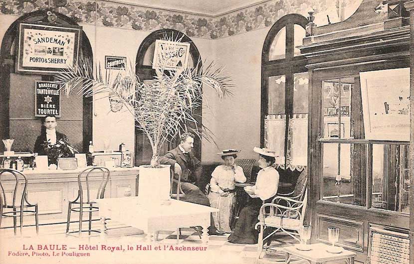 Le Hall avec ascenceur